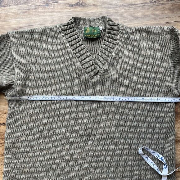 Vtg HANDCRAFT LTD Sweater Knitwear Thick 100% Pure Wool V-neck Chunky Medium - Picture 3 of 10